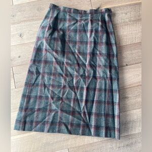 Pendleton plaid gray/green pensil skirt 100% wool size 10
